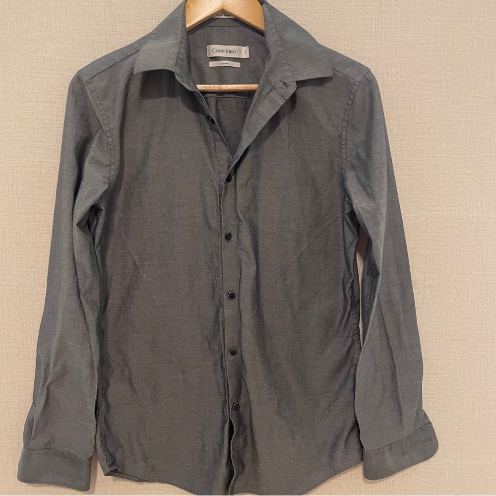 Calvin Klein gray slim fit long sleeved button down. Size: small